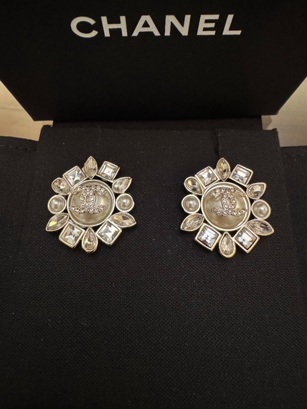 Brand New Limited Edition Chanel Stud Strass Crystal CC Logo Earrings Large